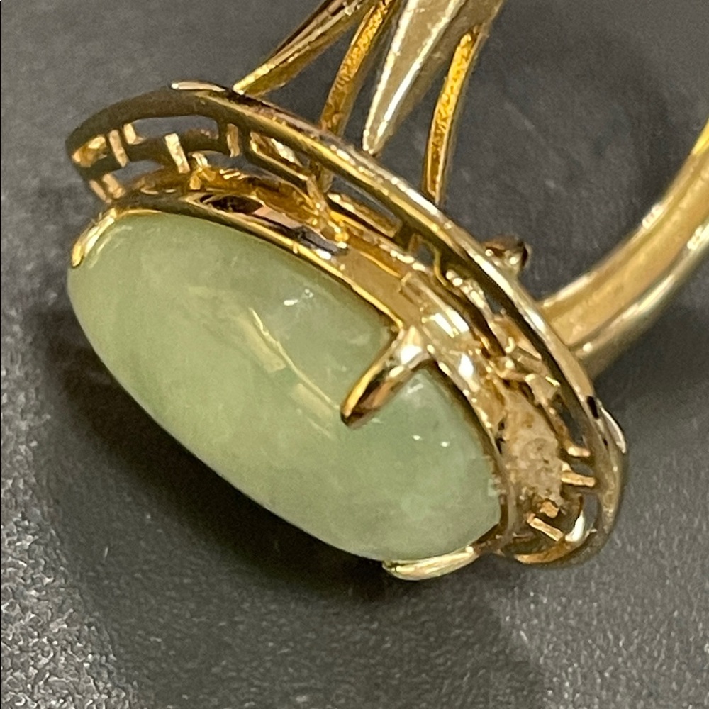 14K Gold Jade Green Teardrop Ring
